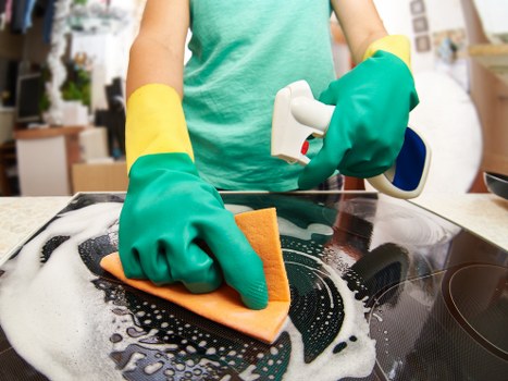 Deep cleaning process for commercial carpets in Monken Hadley